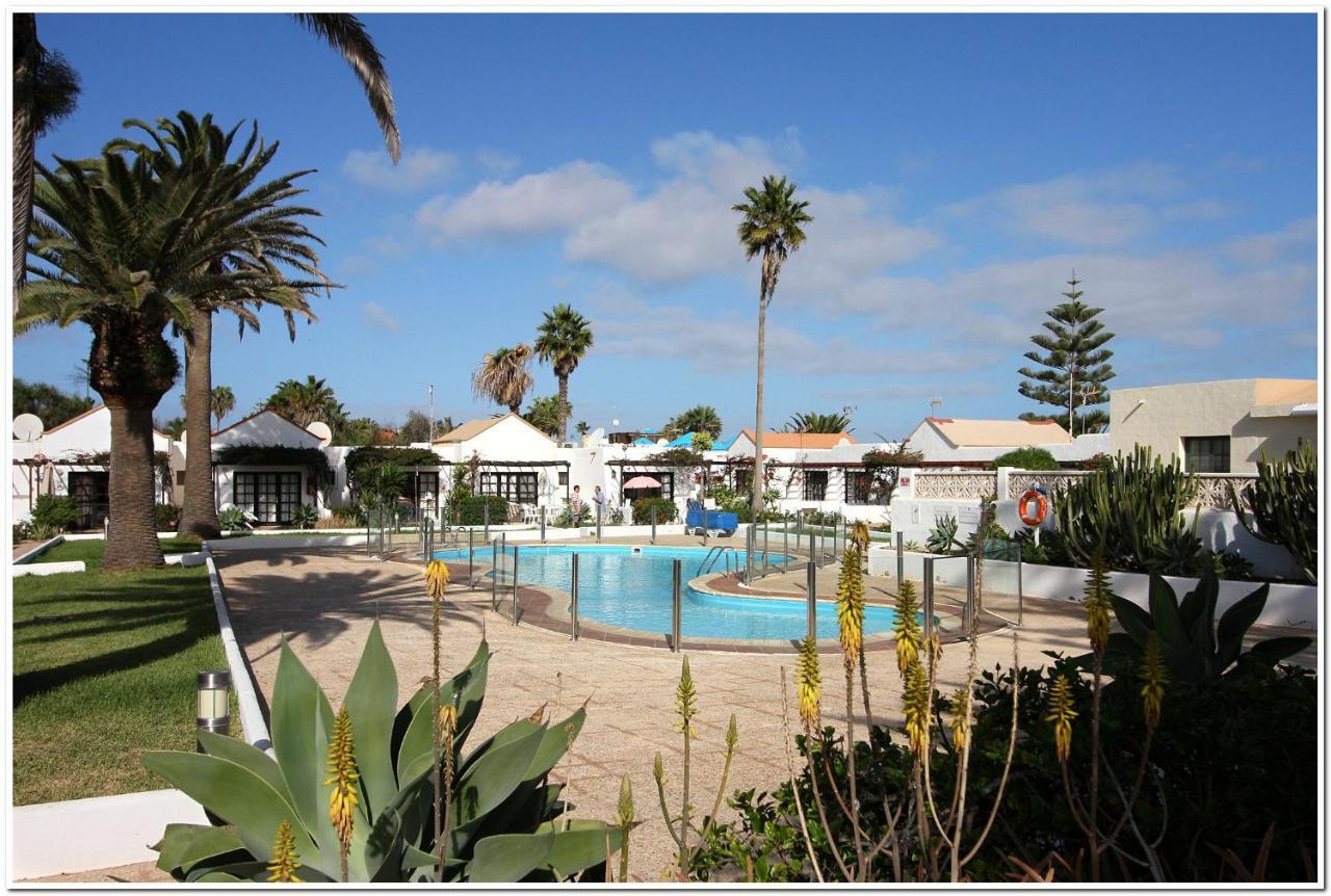 Estrella Del Mar 8. 1 Bedroom Villa With Pool And Gardens 300 Metres From The Beach Corralejo Esterno foto